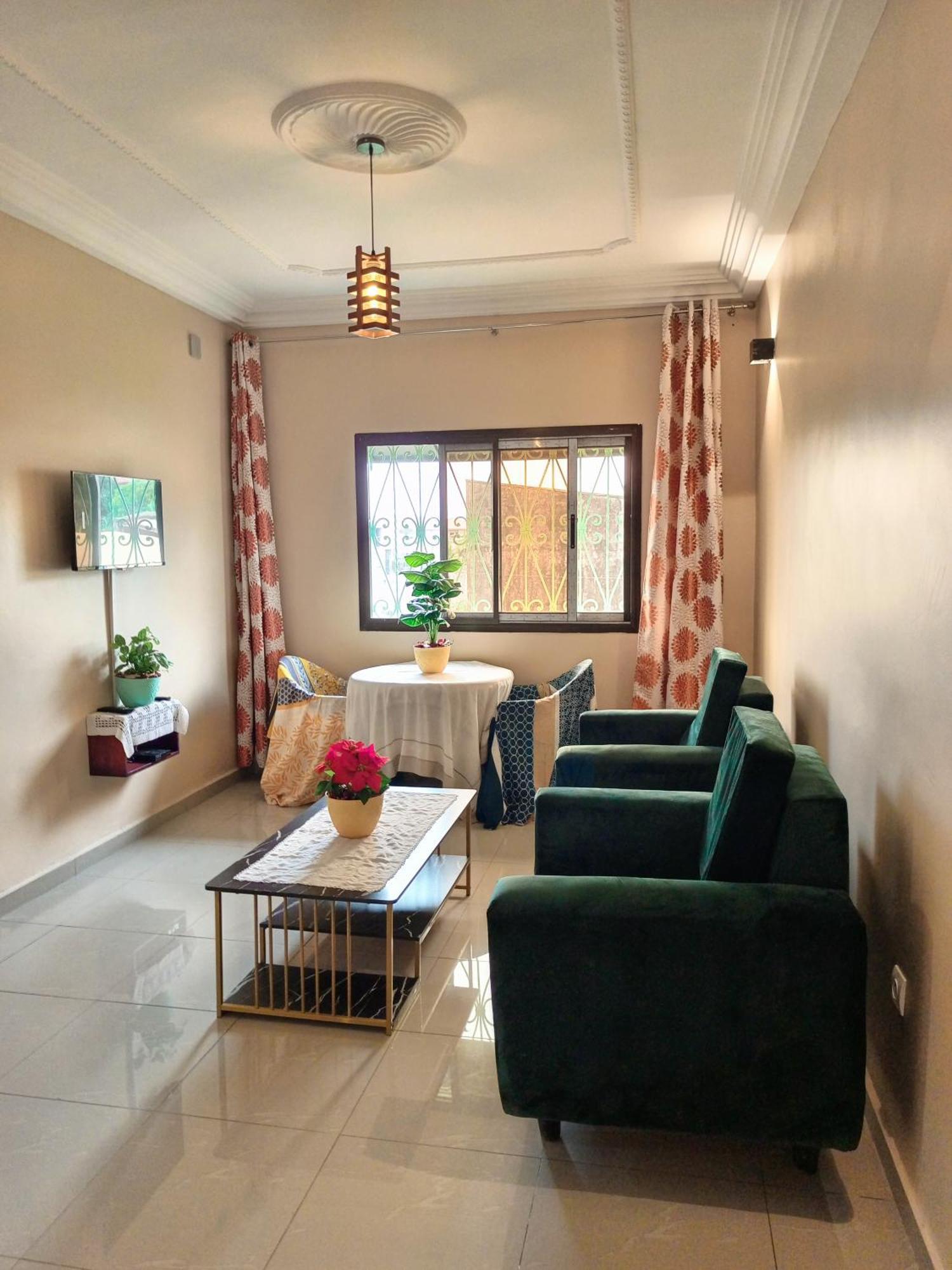 Residence Des 7 Collines Yaounde Bagian luar foto