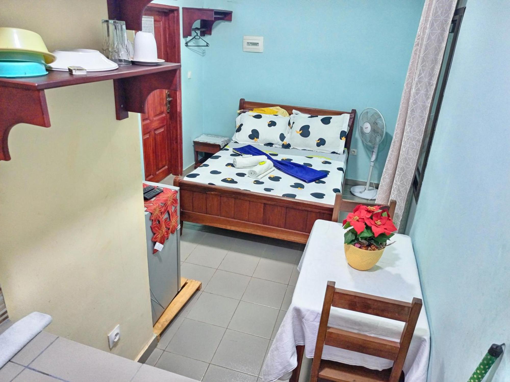Residence Des 7 Collines Yaounde Bagian luar foto