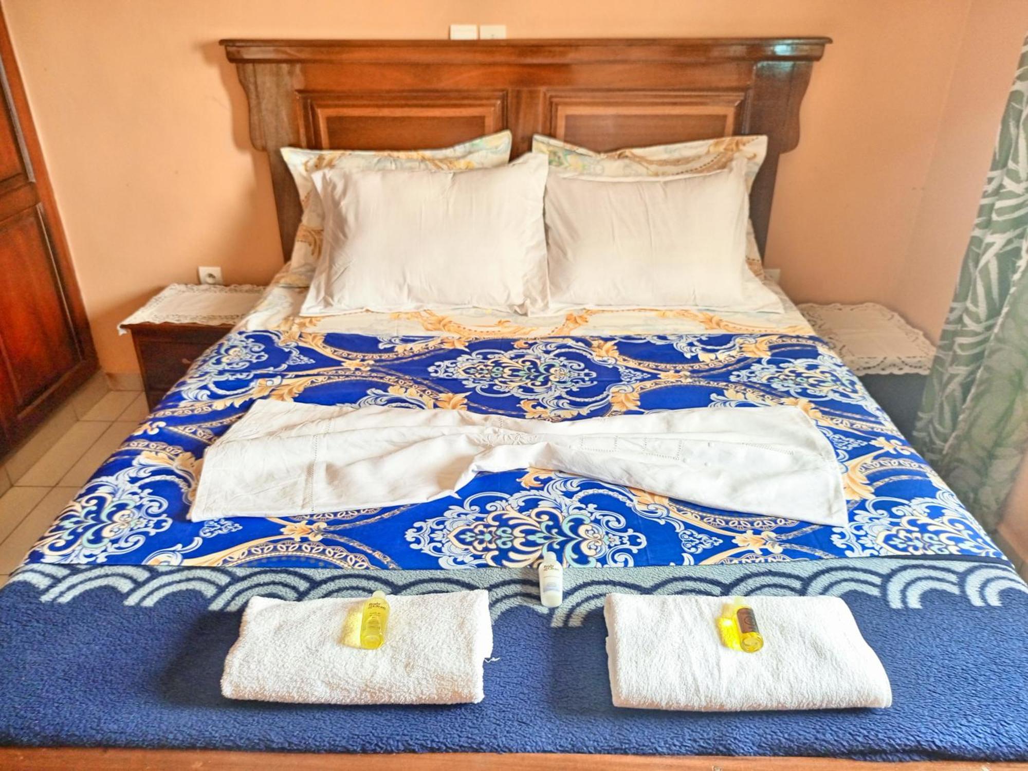 Residence Des 7 Collines Yaounde Bagian luar foto