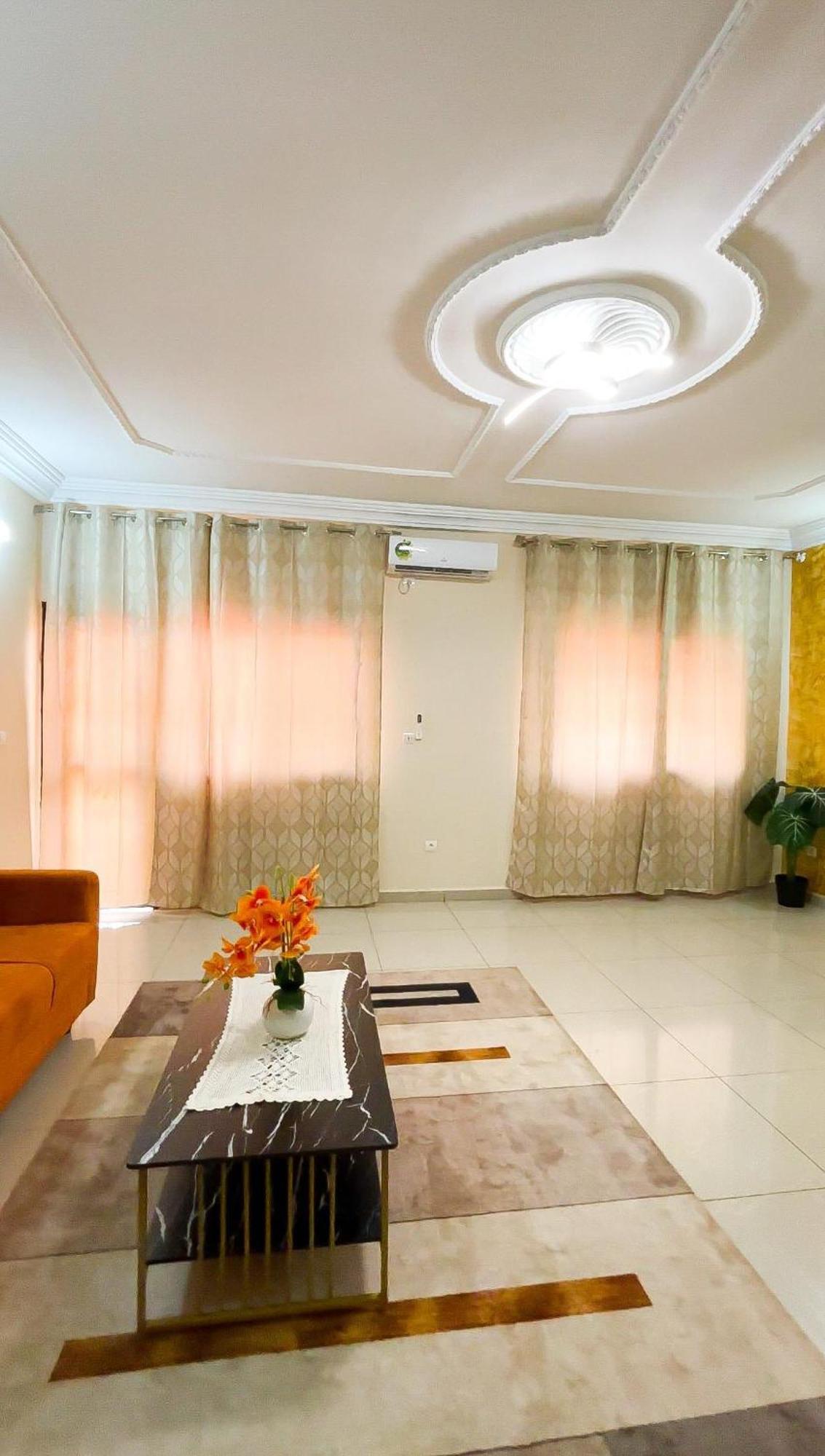 Residence Des 7 Collines Yaounde Bagian luar foto
