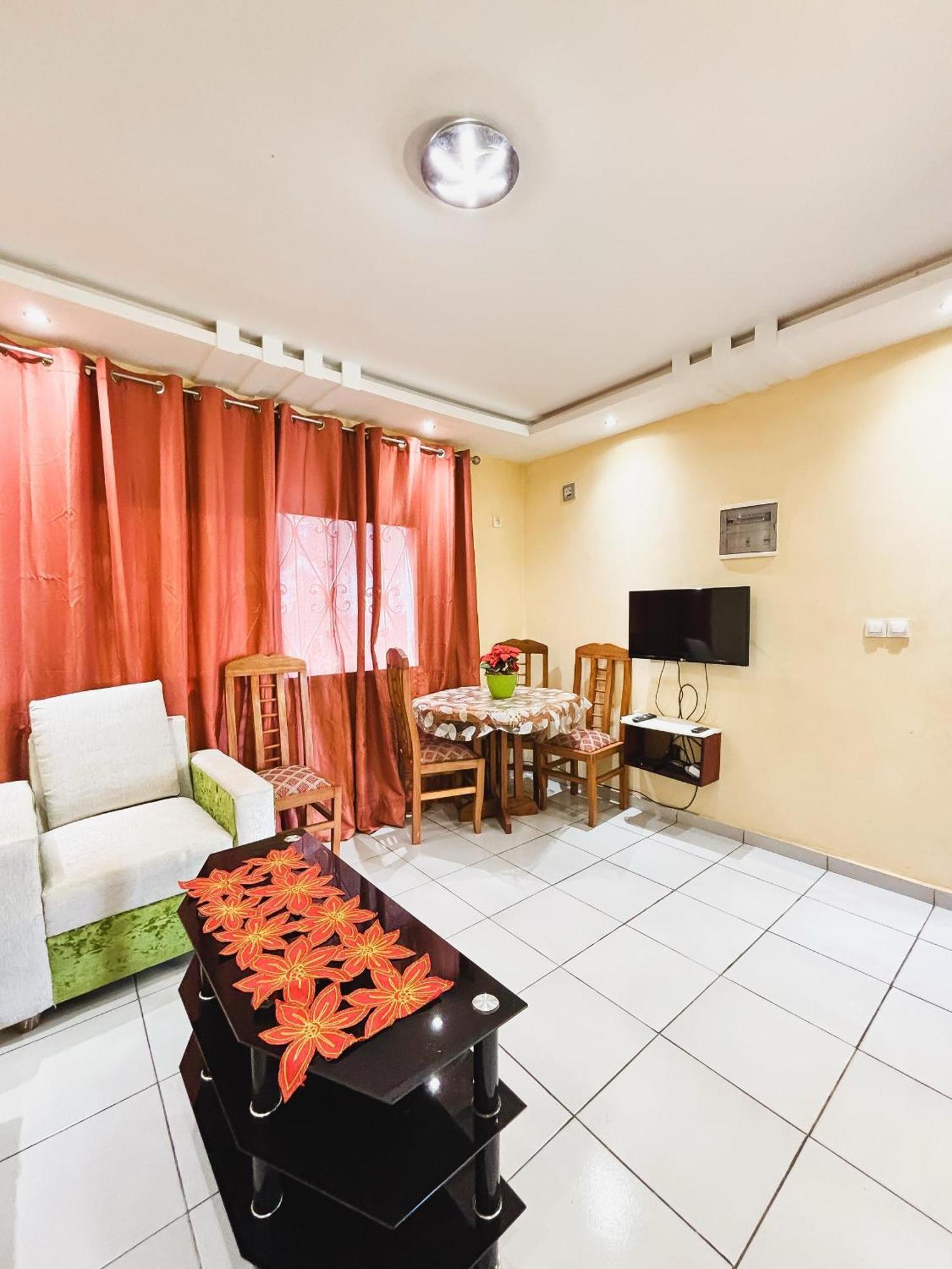 Residence Des 7 Collines Yaounde Bagian luar foto